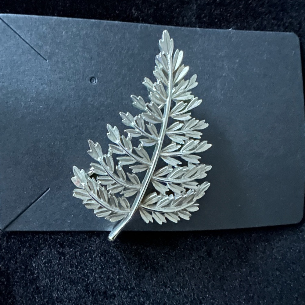 Elegant Silver Leaf Brooch
